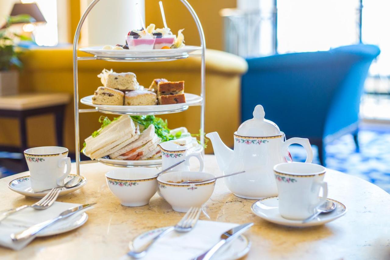 Corinthia Hotel St. George’s Bay San Giuliano Esterno foto Afternoon tea at the InterContinental London Park Lane