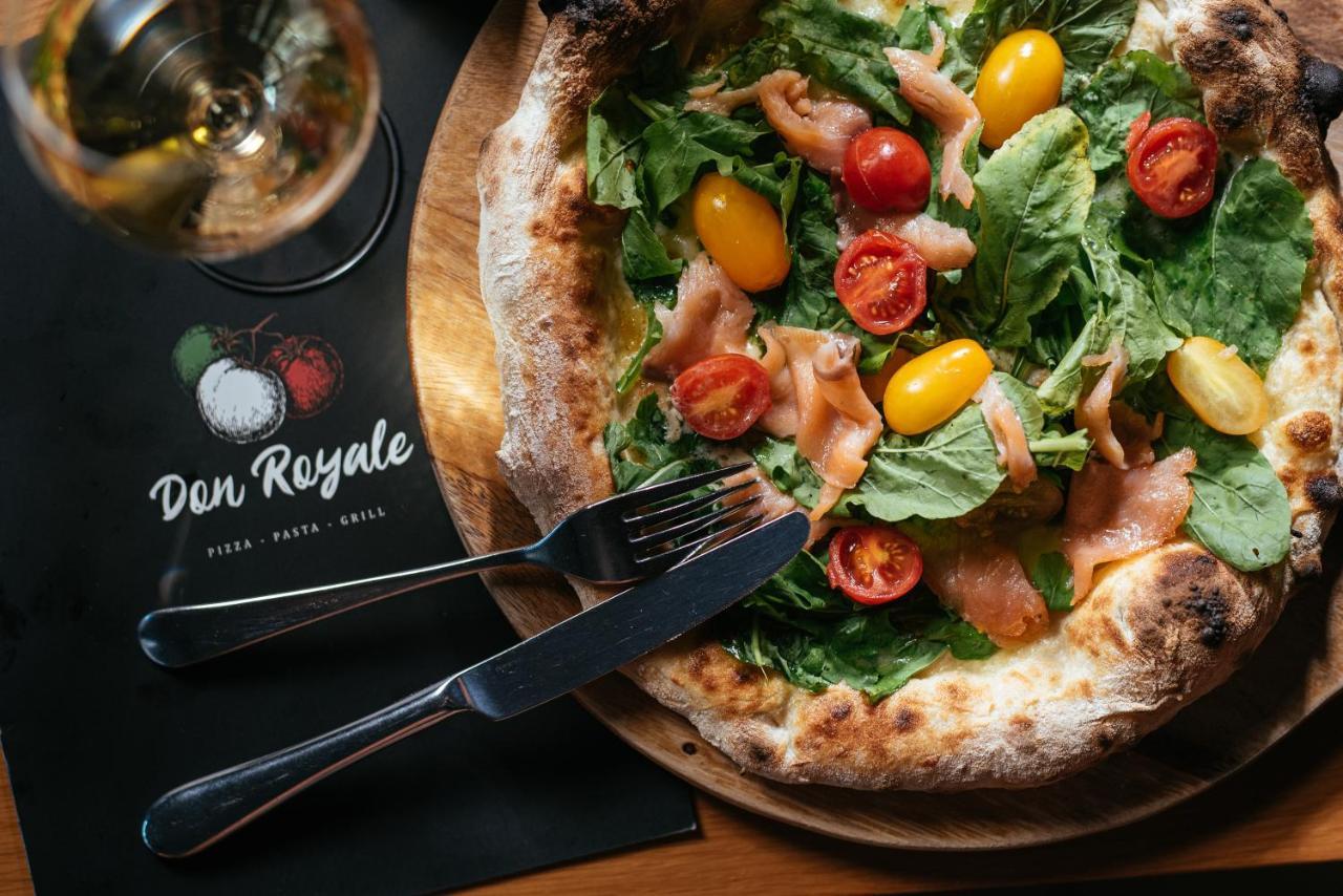 Corinthia Hotel St. George’s Bay San Giuliano Esterno foto Dou Royale Pizza