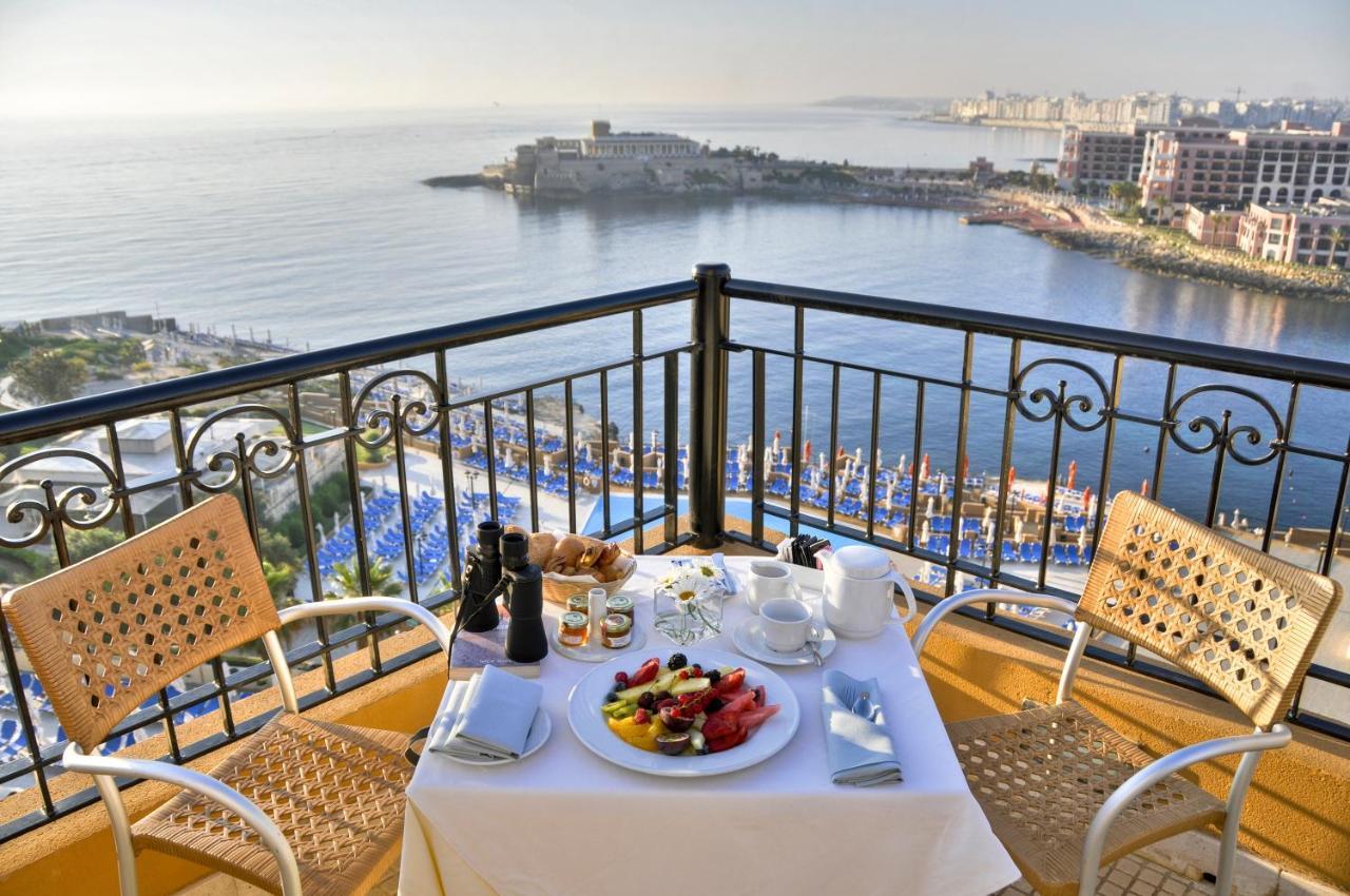 Corinthia Hotel St. George’s Bay San Giuliano Esterno foto View from the hotel