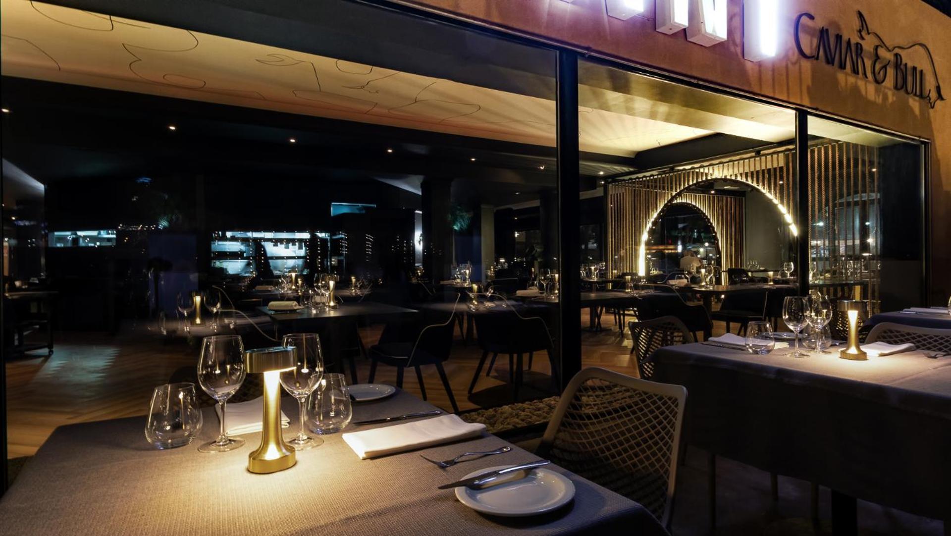 Corinthia Hotel St. George’s Bay San Giuliano Esterno foto Interior of the restaurant