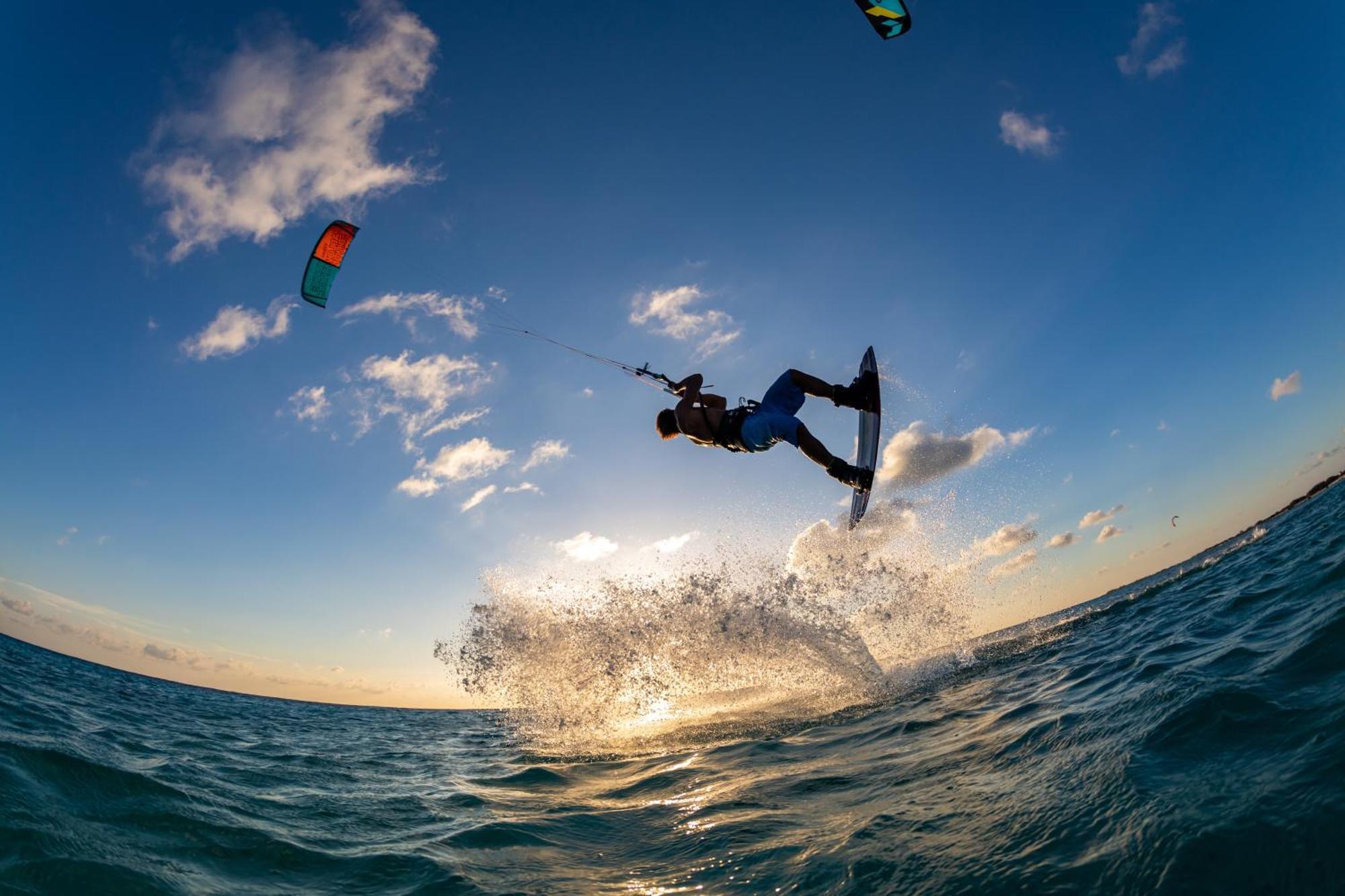 Corinthia Hotel St. George’s Bay San Giuliano Esterno foto Kitesurfing in La Jolla, California