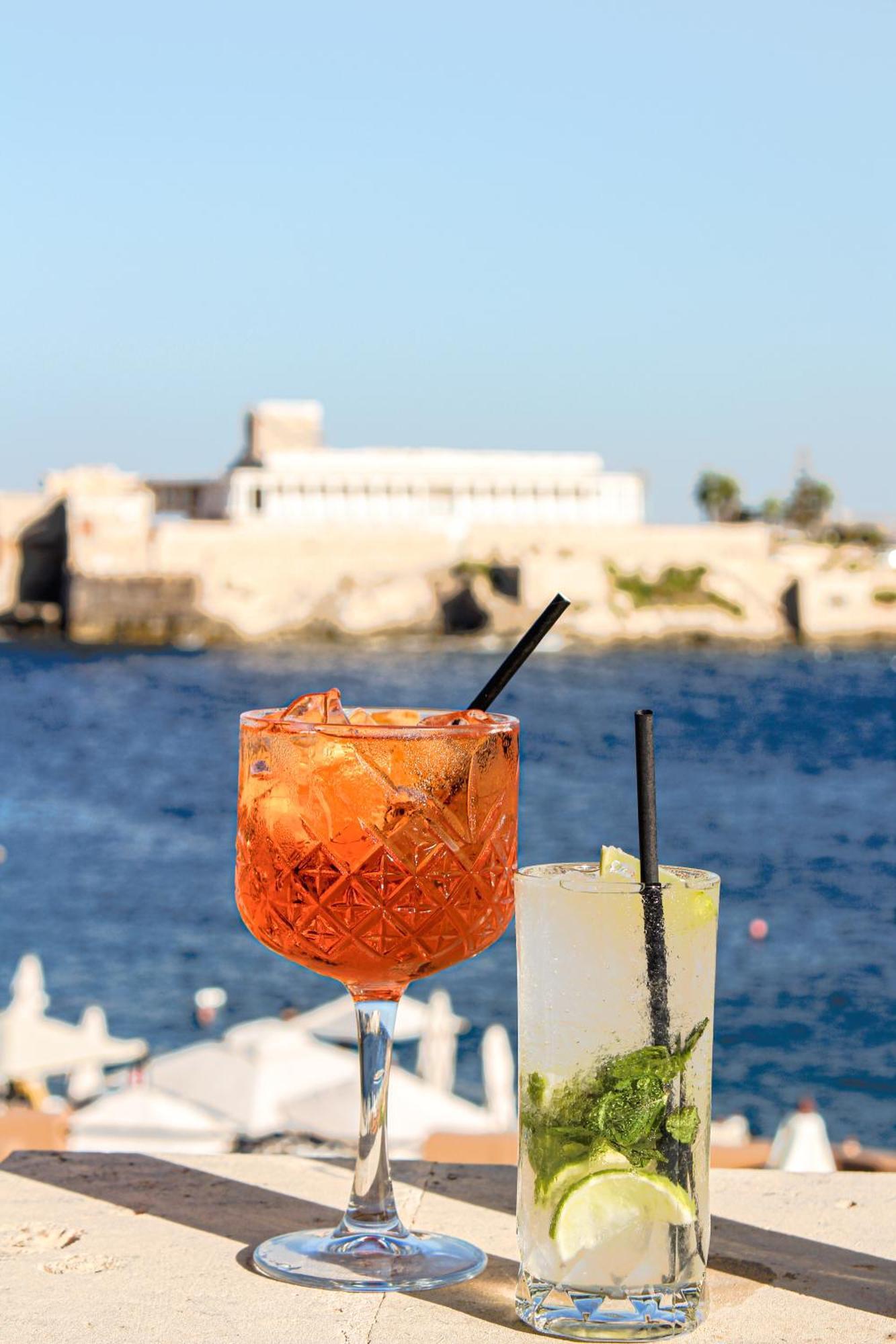 Corinthia Hotel St. George’s Bay San Giuliano Esterno foto Aperol Spritz