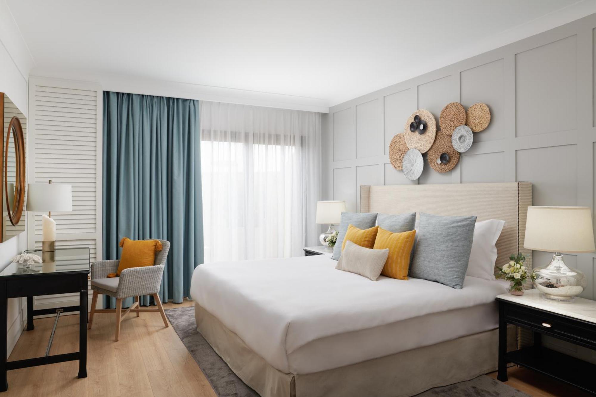 Corinthia Hotel St. George’s Bay San Giuliano Esterno foto A bedroom at The Pearl