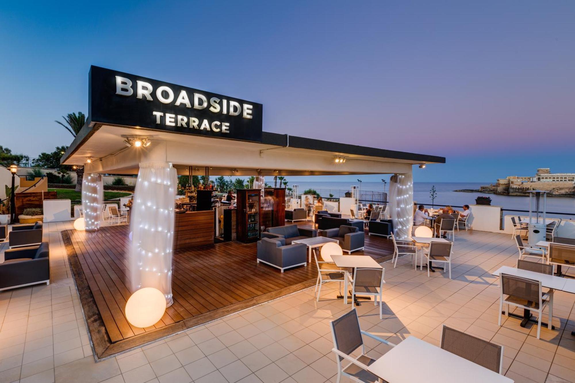 Corinthia Hotel St. George’s Bay San Giuliano Esterno foto Broadside Terrace